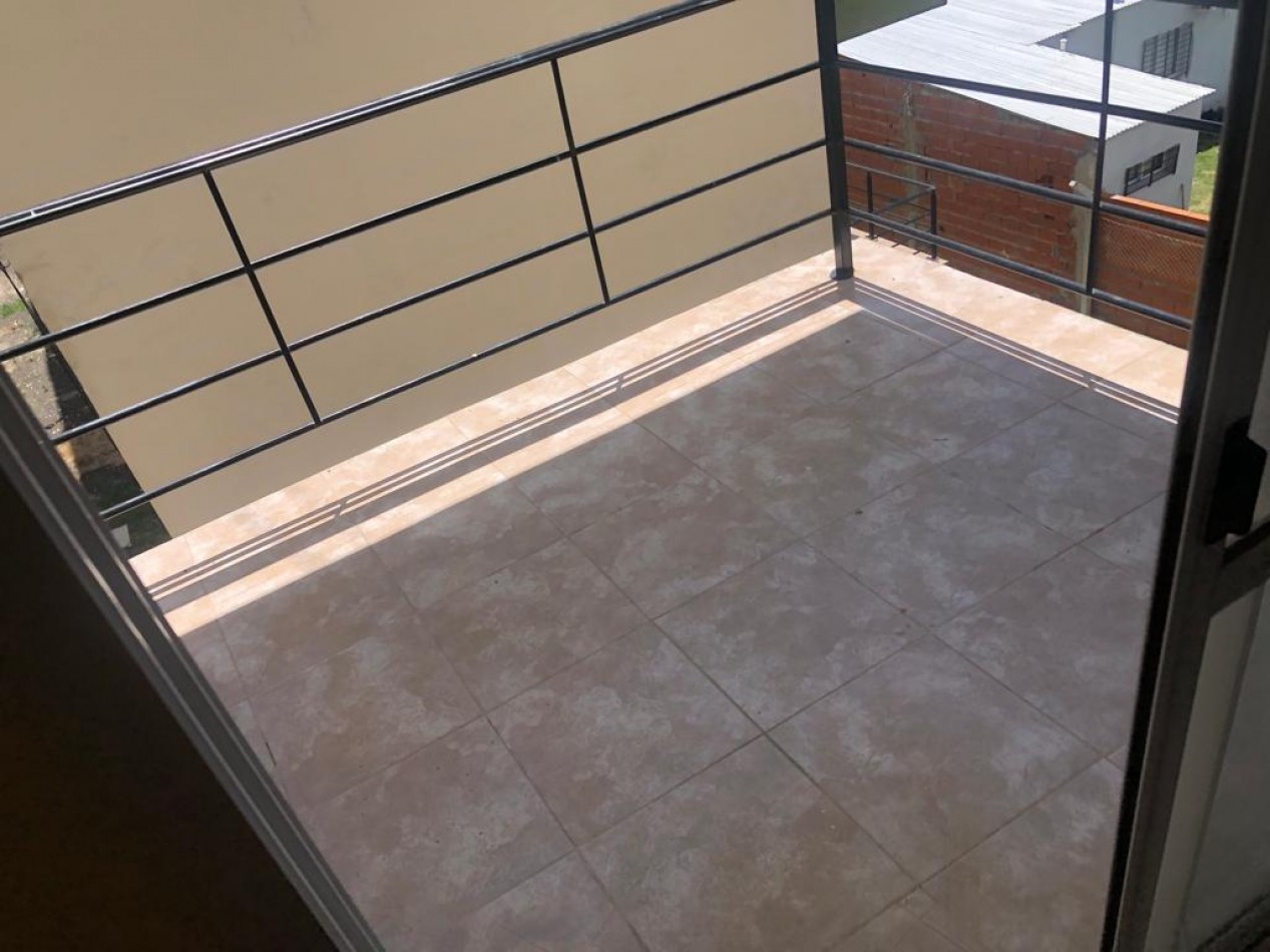 VENDO  DEPARTAMENTOS EN ORO VERDE, POSIBILIDAD DE COCHERA, IMPERDIBLE 