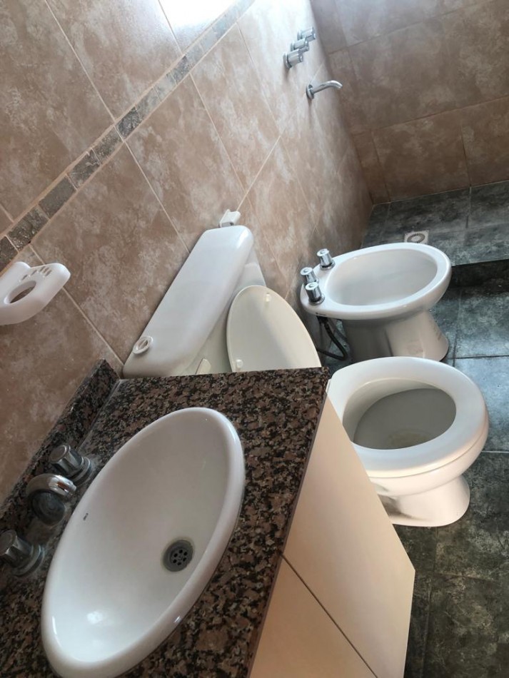 VENDO  DEPARTAMENTOS EN ORO VERDE, POSIBILIDAD DE COCHERA, IMPERDIBLE 