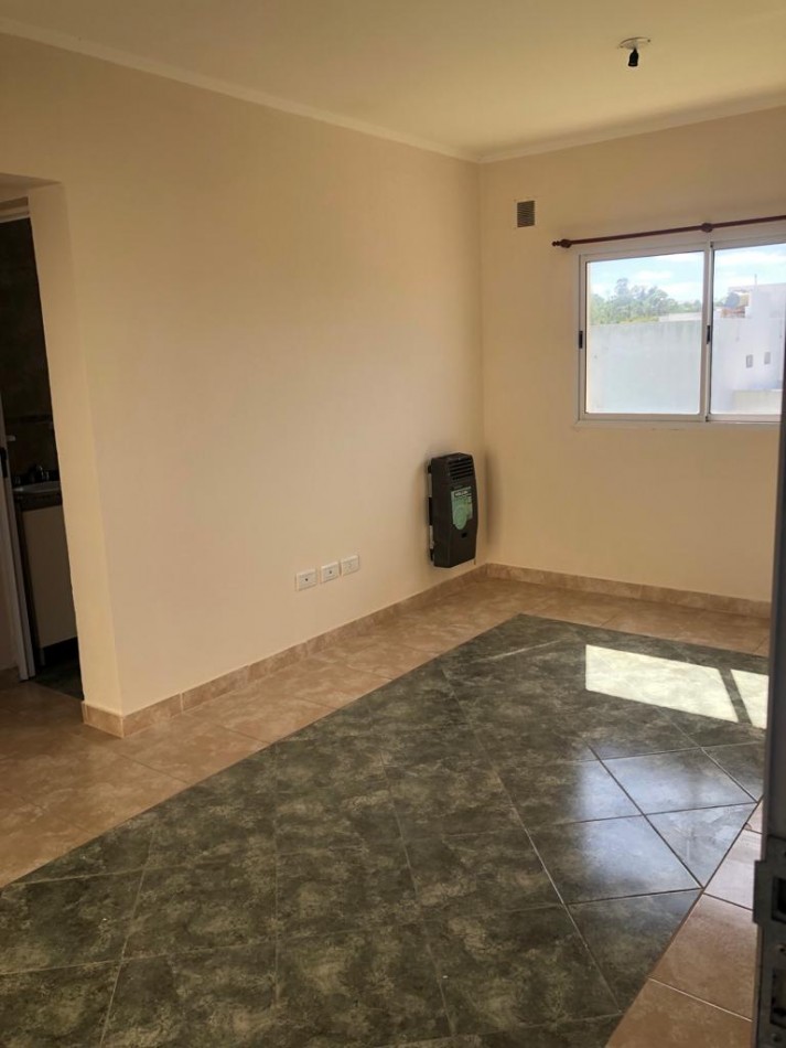 VENDO  DEPARTAMENTOS EN ORO VERDE, POSIBILIDAD DE COCHERA, IMPERDIBLE 