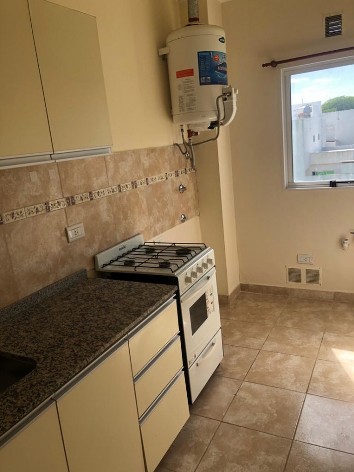 VENDO  DEPARTAMENTOS EN ORO VERDE, POSIBILIDAD DE COCHERA, IMPERDIBLE 