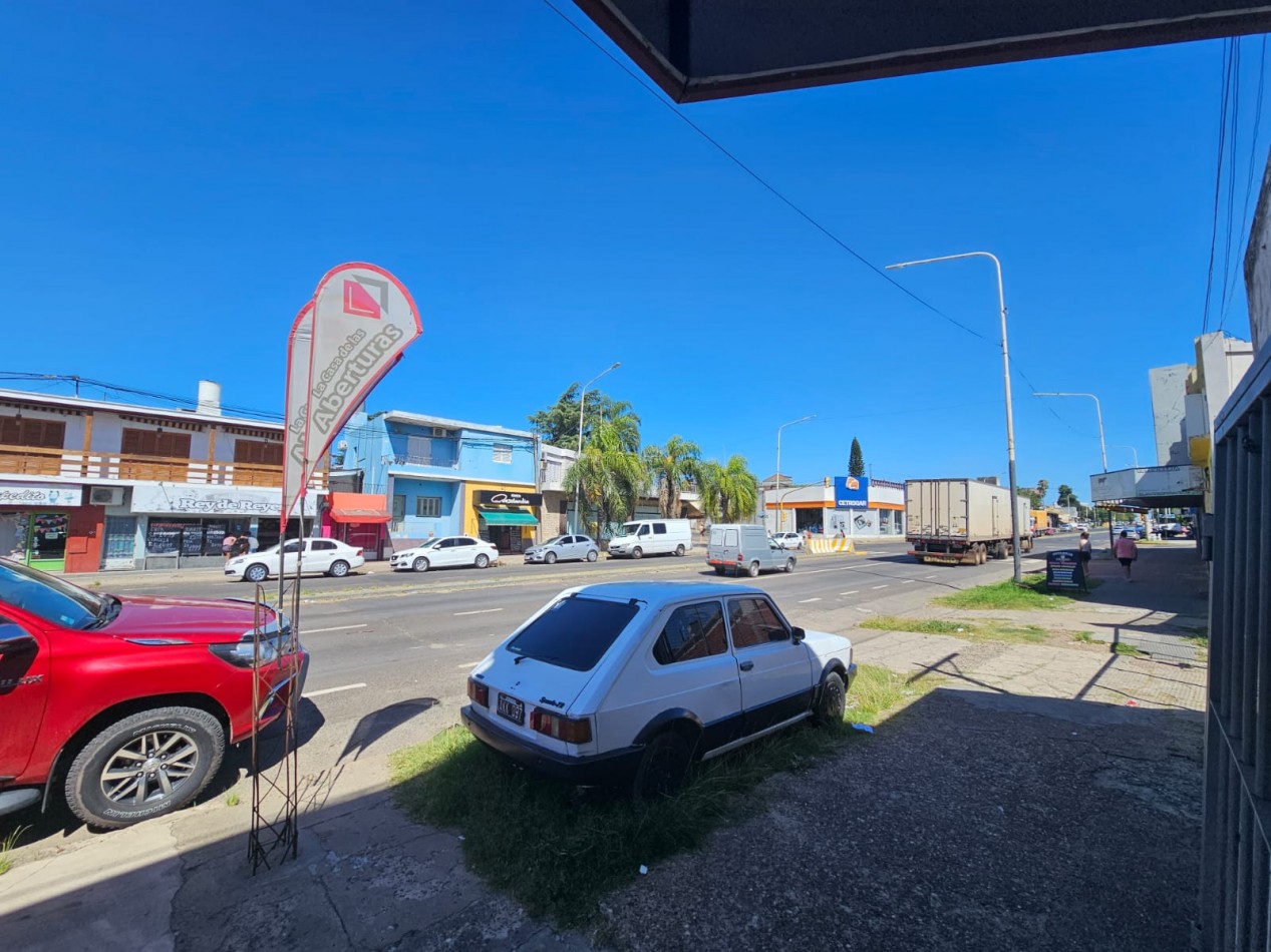 EXCELENTE LOCAL COMERCIAL EN VENTA, IMPORTANTE PUNTO COMERCIAL, PARANA, ENTRE RIOS