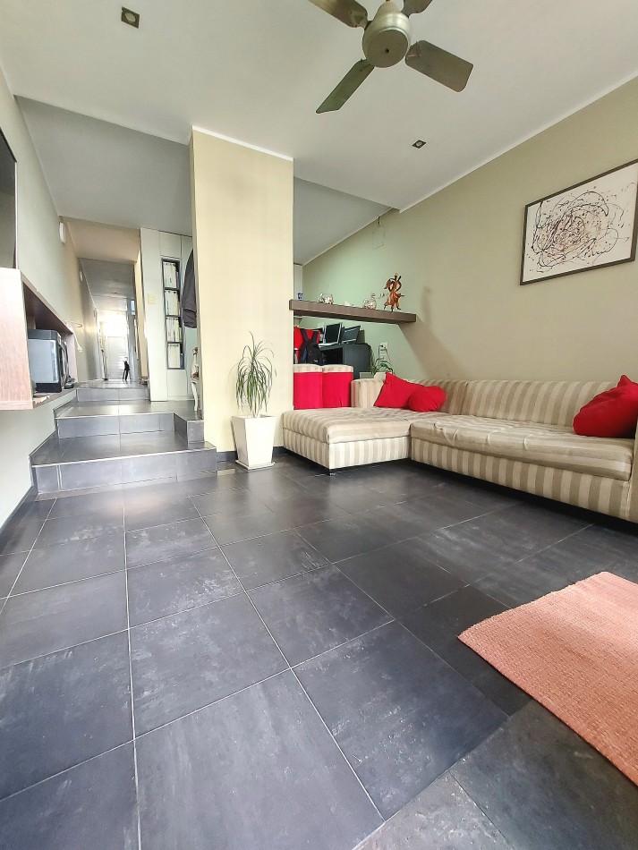 Casa 3 dormitorios de muy buena calidad a cuadras del centro 