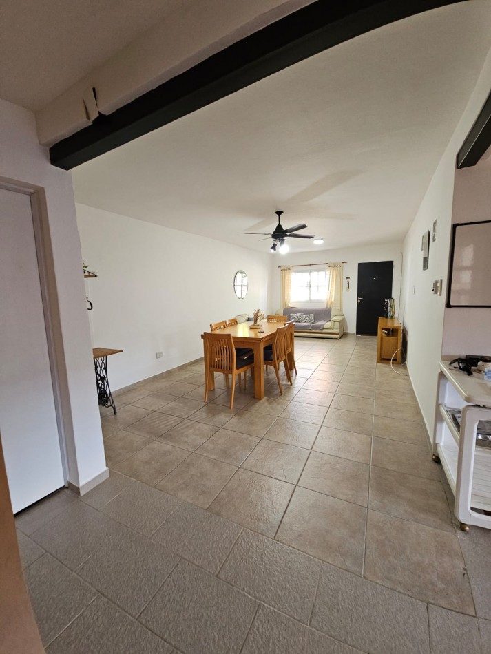 Casa en venta, Regis Martinez a mts de Blas Parera