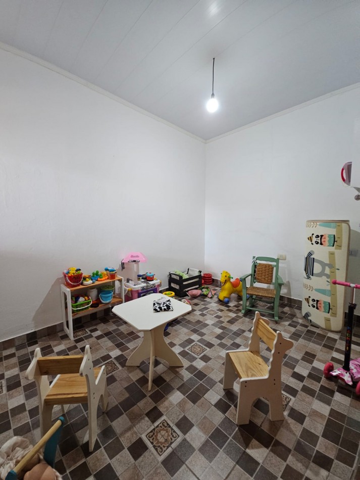 Casa en venta, Regis Martinez a mts de Blas Parera