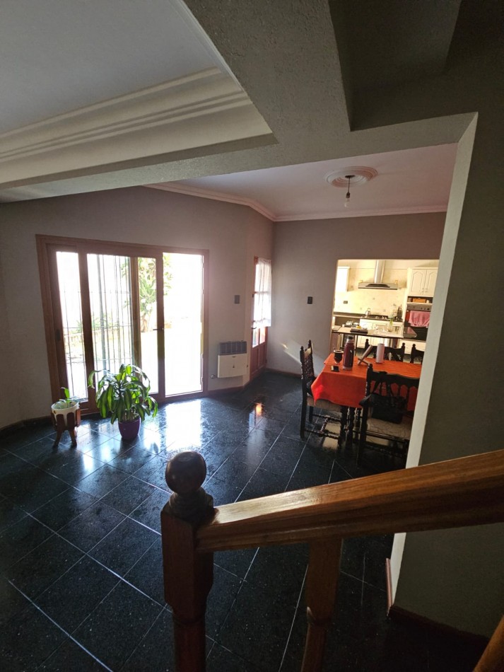 Impecable inmueble de calidad, 5 habitaciones, Parana