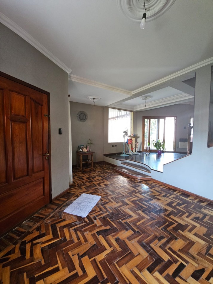 Impecable inmueble de calidad, 5 habitaciones, Parana