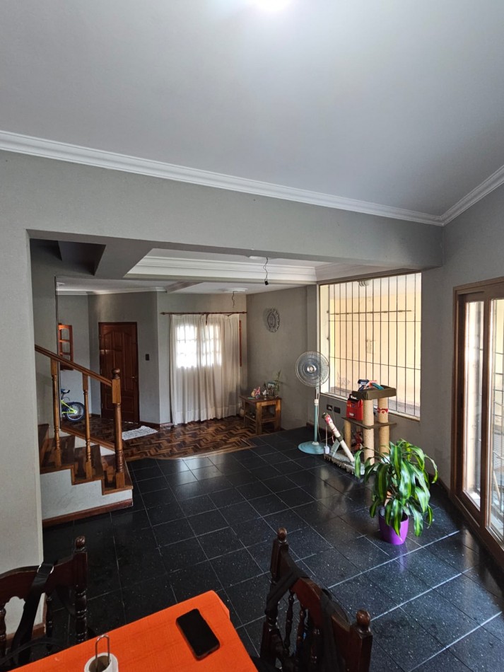 Impecable inmueble de calidad, 5 habitaciones, Parana