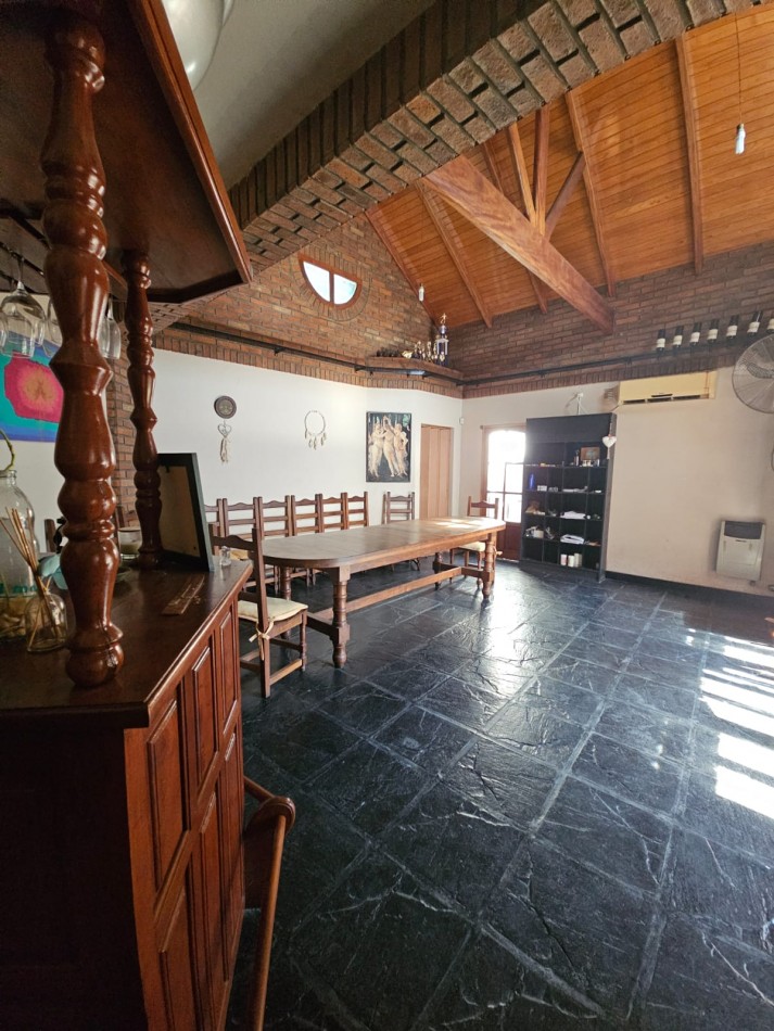 Impecable inmueble de calidad, 5 habitaciones, Parana