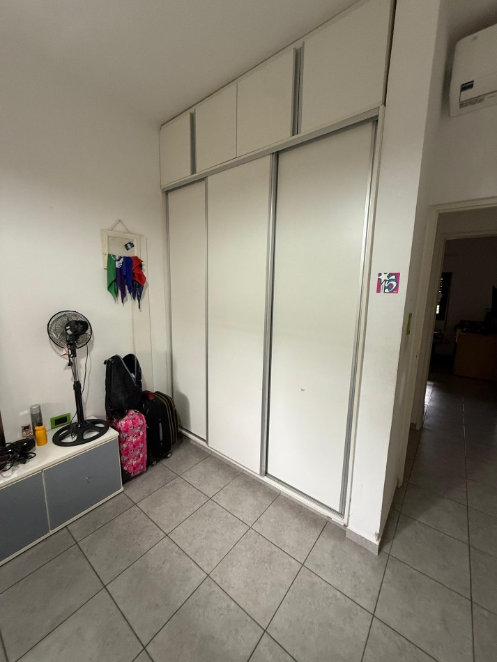 Vendo casa 4 dormitorios, Barrio Medico 2, zona norte, Parana