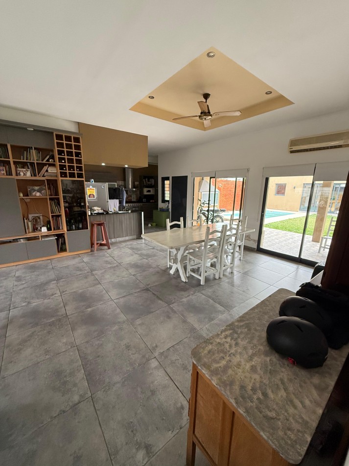 Vendo casa 4 dormitorios, Barrio Medico 2, zona norte, Parana