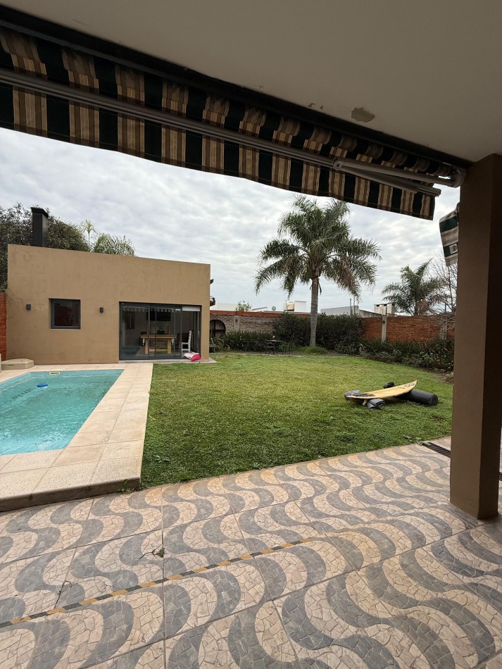 Vendo casa 4 dormitorios, Barrio Medico 2, zona norte, Parana
