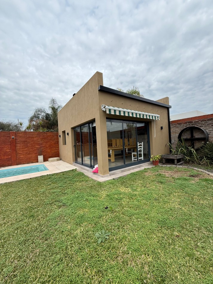 Vendo casa 4 dormitorios, Barrio Medico 2, zona norte, Parana
