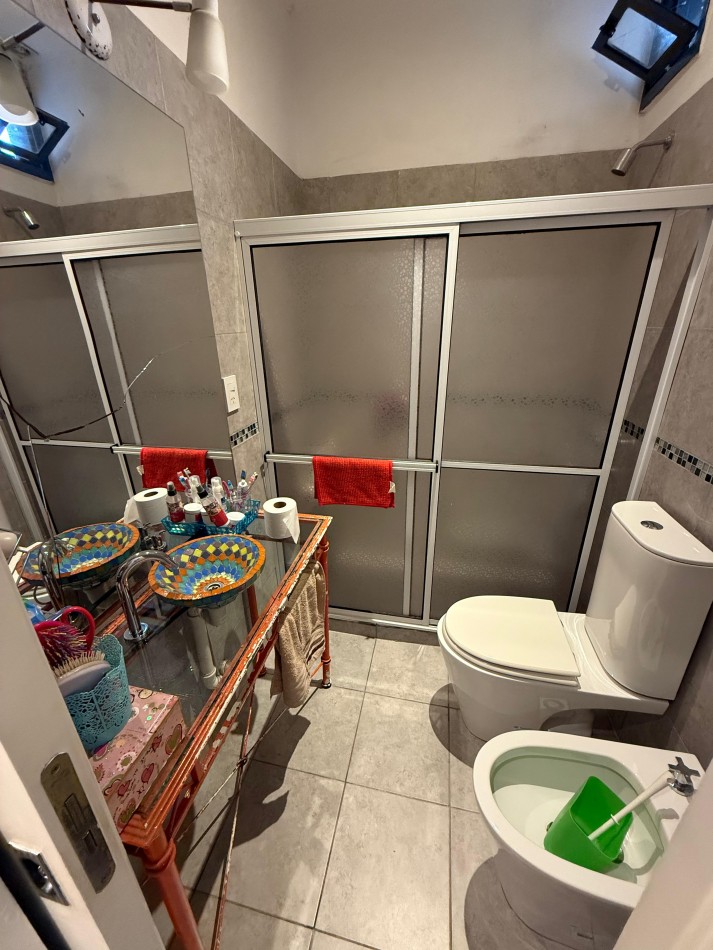 Vendo casa 4 dormitorios, Barrio Medico 2, zona norte, Parana