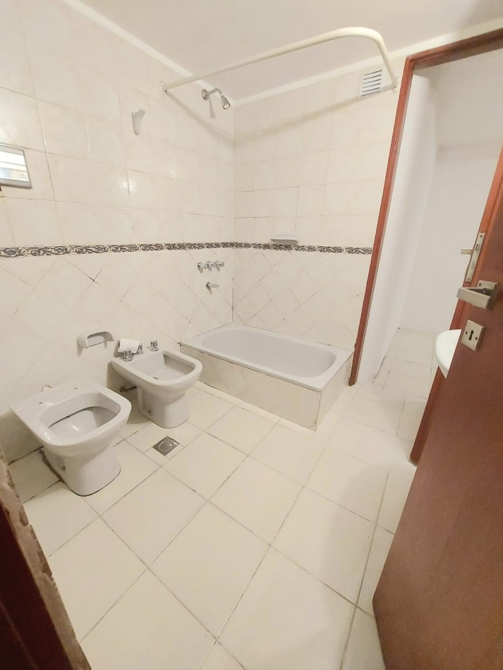 Vendo departamento zona Facultad Ciencias Economicas,.Parana, Entre Rios 