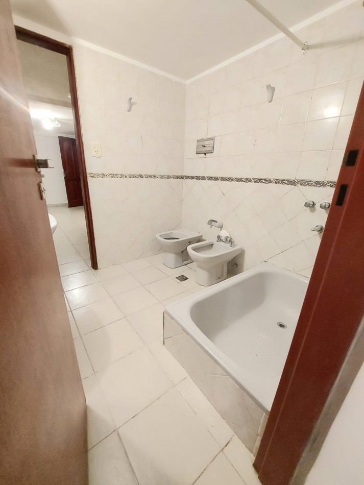 Vendo departamento zona Facultad Ciencias Economicas,.Parana, Entre Rios 