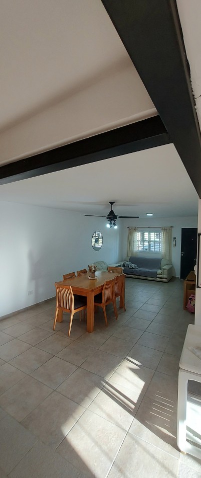 Casa en venta 2 dormirnos, excelente estado.