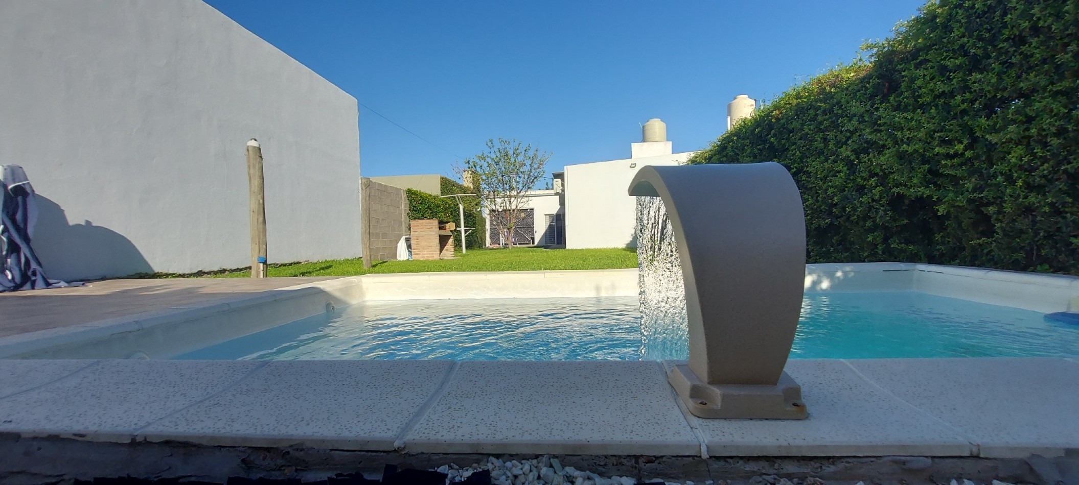 VENDO CASA 2 DORMITORIOS, PATIO VERDE, PILETA, ORO VERDE 