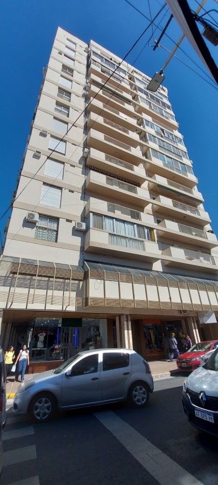 Pellegrini 194. Departamento centrico 2 d y cochera 