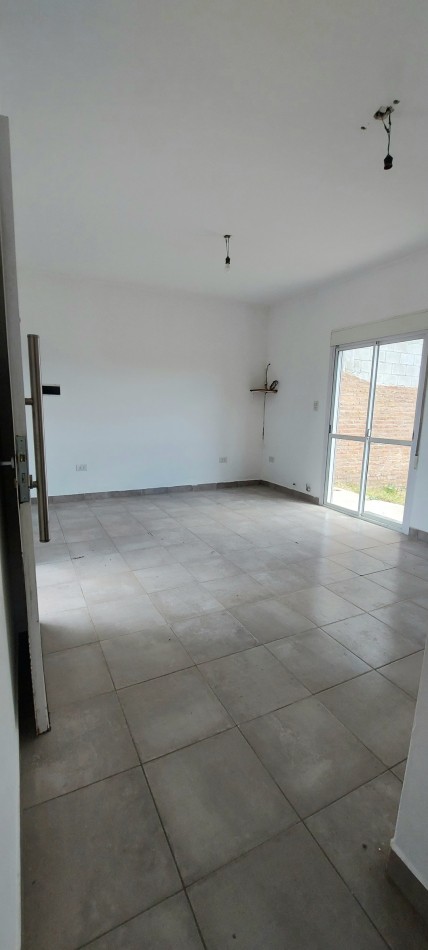 Venta casa 3 dormitorios, Crisolo Larralde, Parana