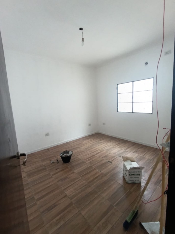 Se alquila casa interna 2 dormitorios, Sud America casi Don Bosco