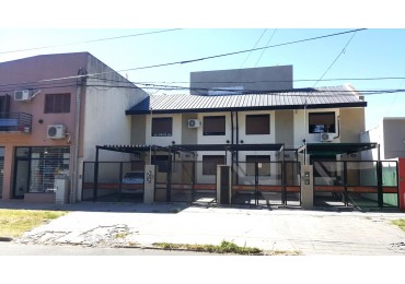 Duplex 2 habitaciones, cochera y patio. Alquilado